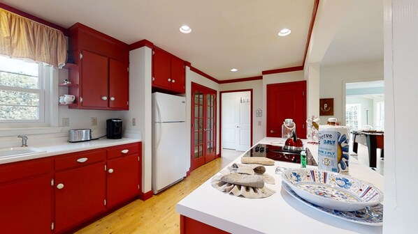 Private kitchen - Peace Of Paradise 2 Bedroom Home by RedAwning (Townsend)