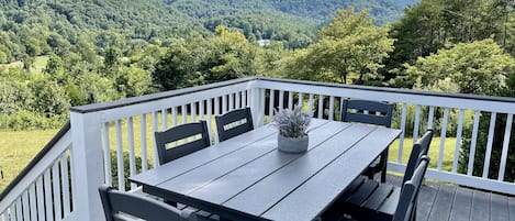 House, 2 Bedrooms | Outdoor dining