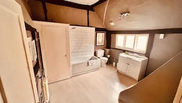 Artículos de tocador gratuitos, secador de pelo, toallas