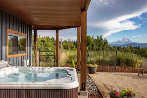 House, 2 Bedrooms | Property grounds