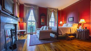 Canterbury, Luxury Queen | Individually decorated, individually furnished, iron/ironing board