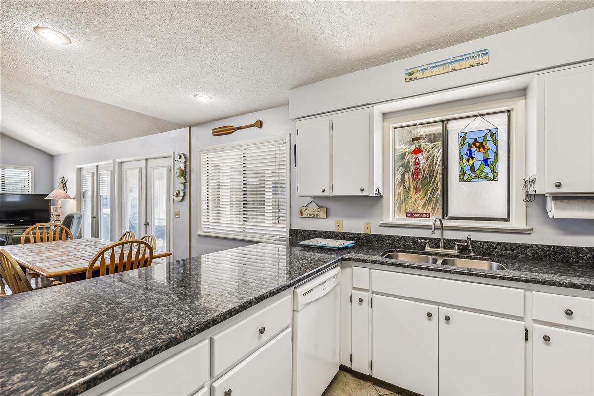 雪櫃、微波爐、焗爐、爐具