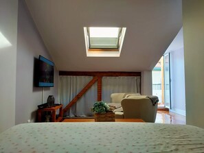 1 chambre, fer et planche à repasser, Wi-Fi gratuit, draps fournis