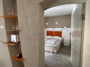 1 bedroom, internet, bed sheets