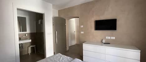1 bedroom, internet, bed sheets