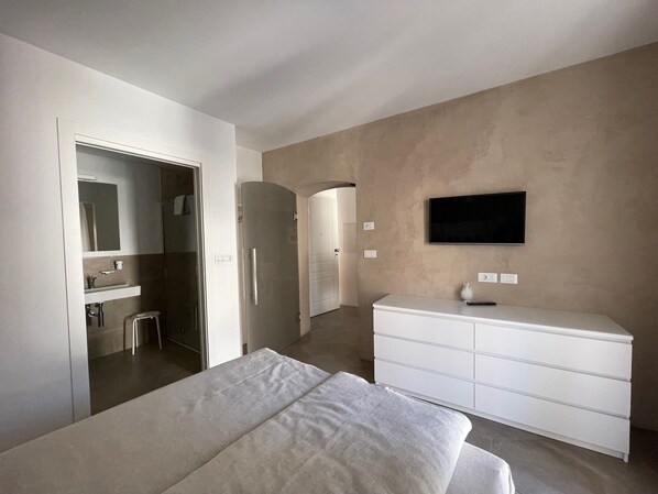1 bedroom, internet, bed sheets