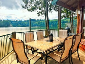 Outdoor dining - Sauna+firewood Hot-tub+Oyster beach+relaxing views  (Shelton)