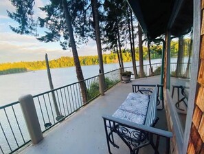 Terrace/patio - Sauna+firewood Hot-tub+Oyster beach+relaxing views  (Shelton)