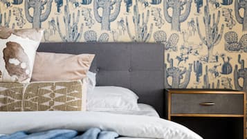 2 Schlafzimmer, Schreibtisch, Bügeleisen/Bügelbrett, Reisekinderbett