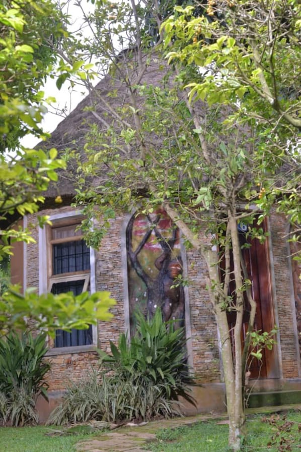 Fachada da propriedade