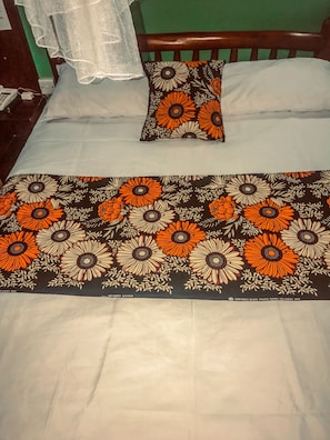 Quarto luxo | 1 quarto, cortinas blackout, Wi-Fi de cortesia, roupa de cama