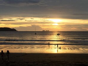 Am Strand, Liegestühle, Strandtücher