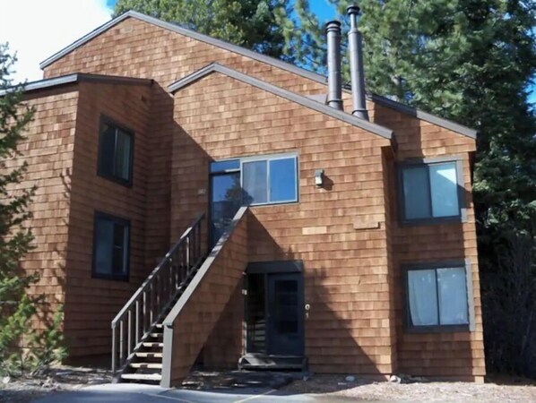 Exterior - Base Camp G- Ski-in / Ski-out Condo in Tahoe Donner (Truckee)