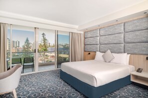 Desk, iron/ironing board, bed sheets - The Sebel Twin Towns Coolangatta (Tweed Heads)