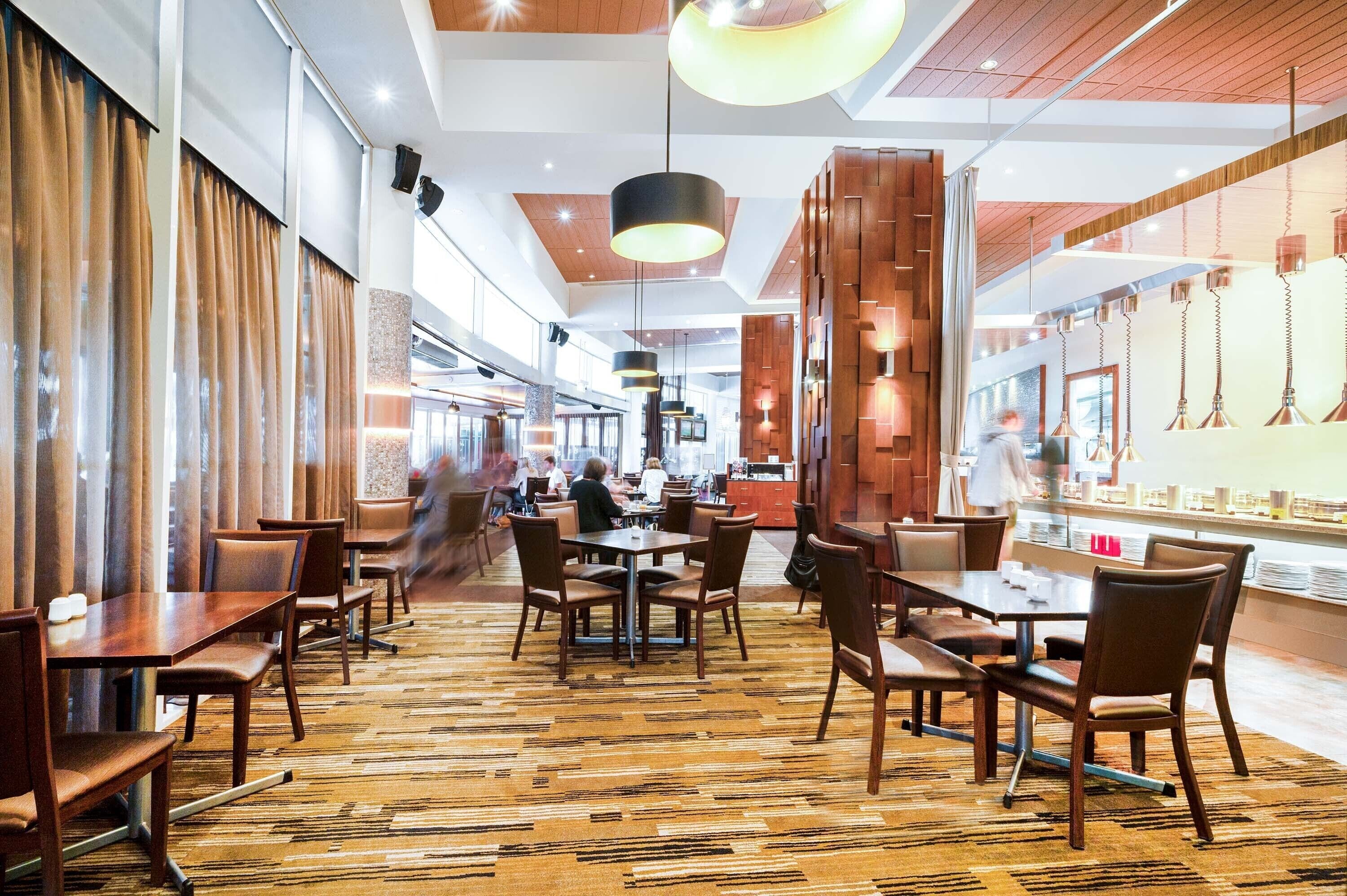 每日供應吃到飽早餐 (每人 AUD32)