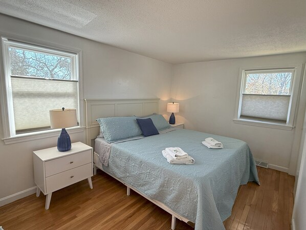 4 bedrooms, desk, free WiFi, bed sheets