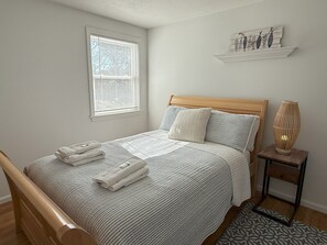 4 bedrooms, desk, free WiFi, bed sheets
