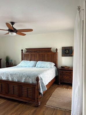 3 bedrooms, desk, iron/ironing board, free WiFi