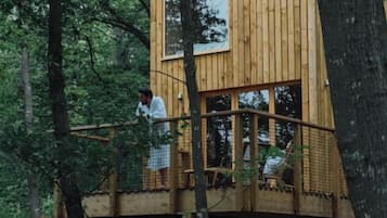 Luksusmökki | Minibaari, pimennysverhot, vuodevaatteet