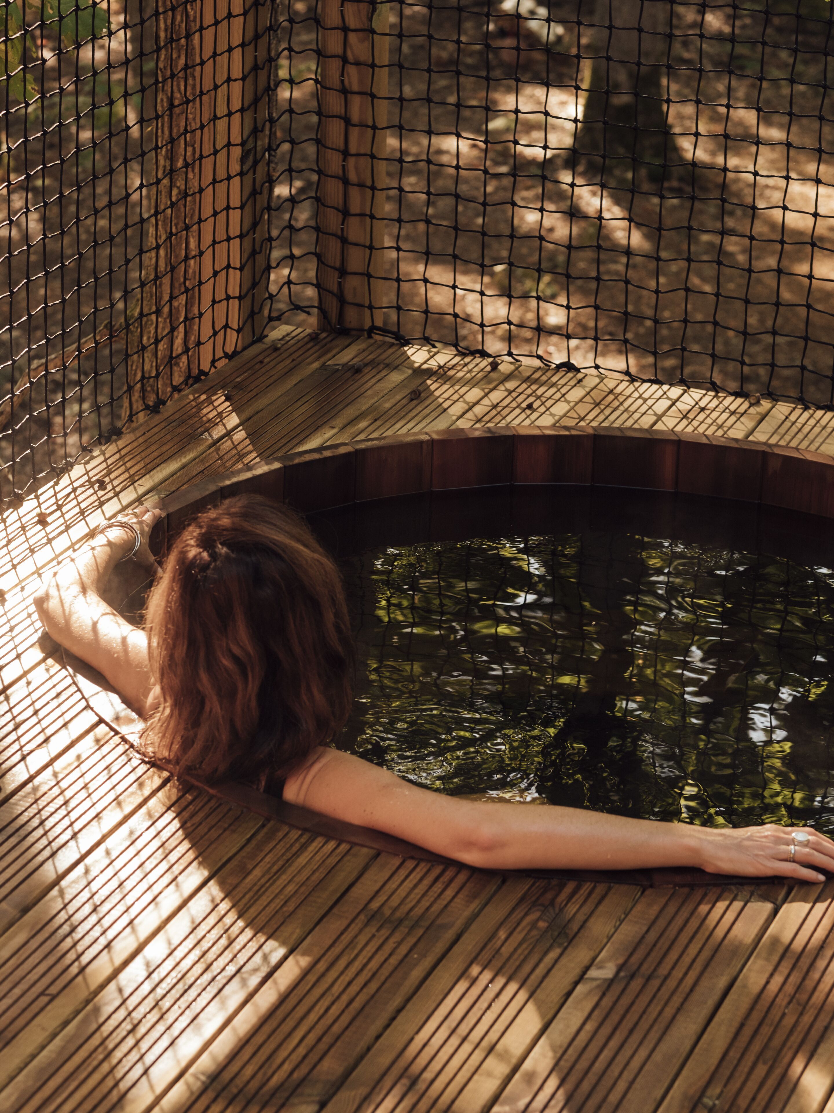 Outdoor spa tub