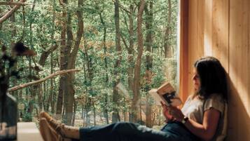 Familie huisje | Een minibar, verduisterende gordijnen, beddengoed