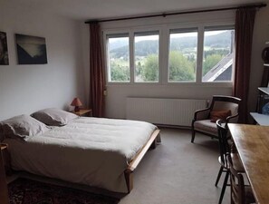 4 chambres, fer et planche à repasser, Wi-Fi gratuit