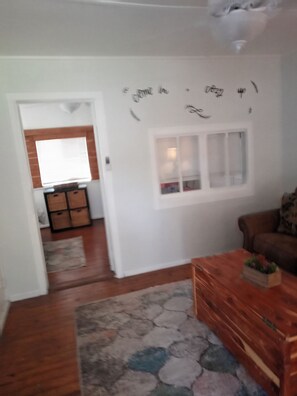 Interior - Baby Bears Cozy Lake Cottage/ Pool (Rockaway Beach)