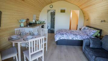 1 bedroom, individually decorated, individually furnished, free WiFi