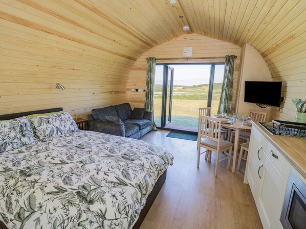 1 bedroom, individually decorated, individually furnished, free WiFi - Tamina (Worcester)