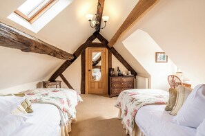 Premium bedding, iron/ironing board, free WiFi, bed sheets - Townhouse Ludlow (Ludlow)
