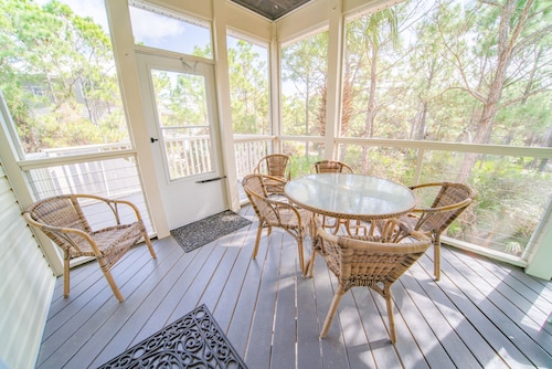 Sun, Sand & Savings: 20% OFF Spring! Plantation Home, Dog Friendly, Pool