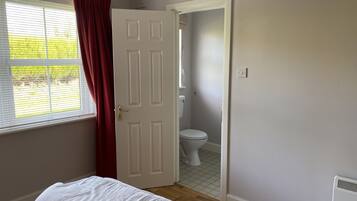 3 slaapkamers, een strijkplank/strijkijzer