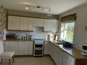 Fridge, microwave, oven, dishwasher - Bungalow at Saint Helens Resort Rosslare Harbour Wexford (Kilrane)