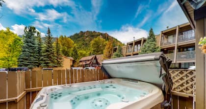 Dog-friendly gem on Main Street - pool & hot tub - walk to lifts, ground-floor