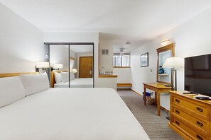 Tabla de planchar con plancha, Internet, ropa de cama