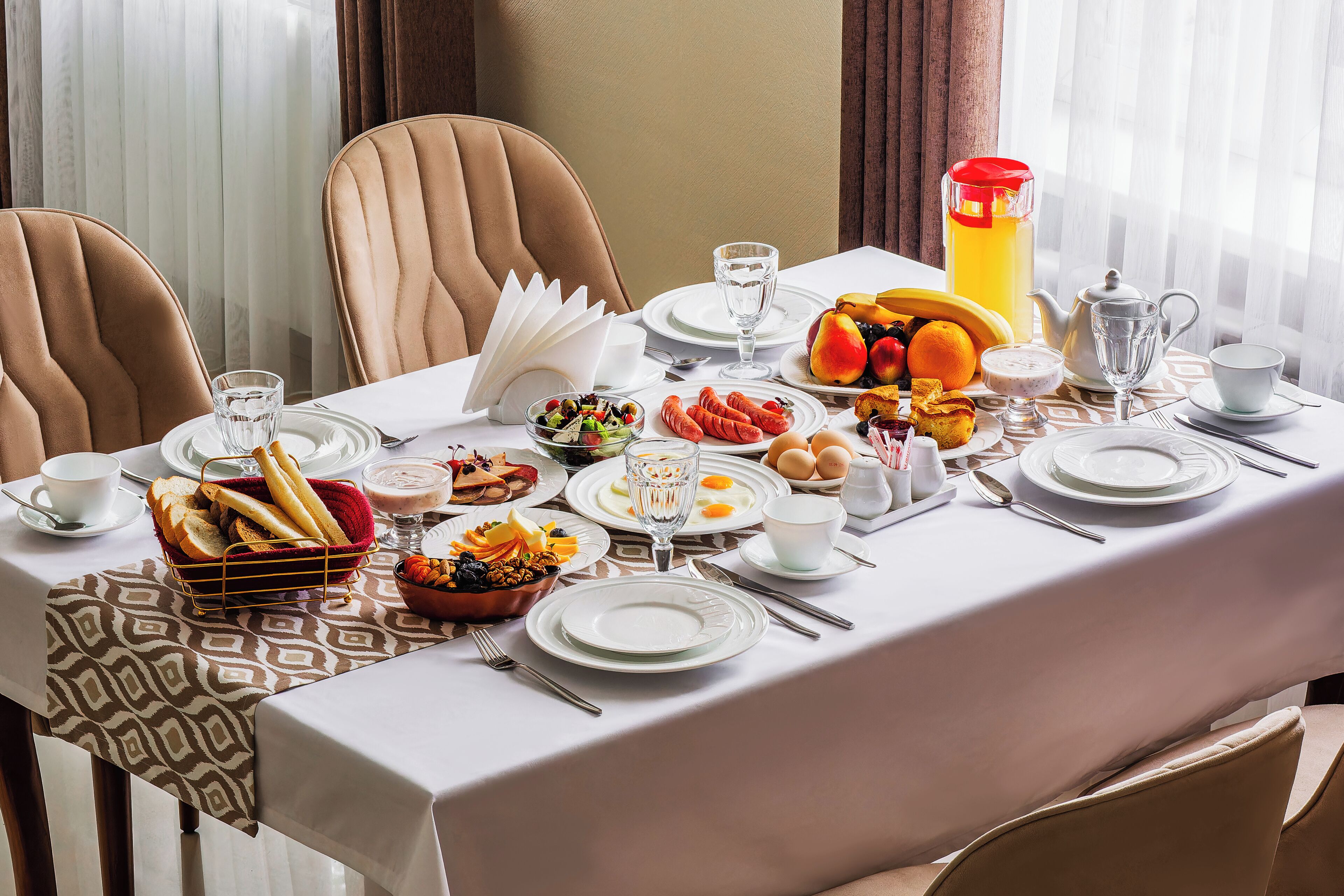 Free daily buffet breakfast