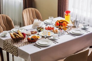 Petit déjeuner buffet compris tous les jours