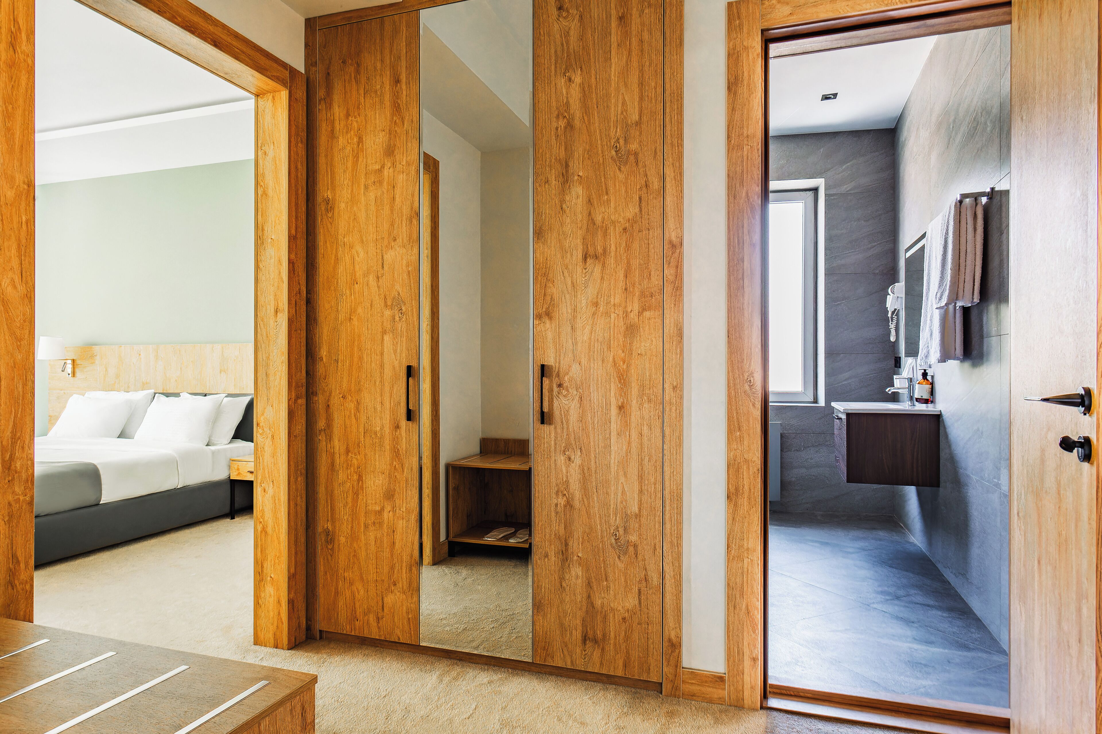 Superior Room | Minibar, in-room safe, desk, laptop workspace