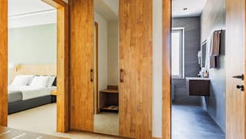 Chambre Supérieure | Minibar, coffres-forts dans les chambres, bureau