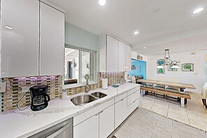 Interior - Quiet, spacious canal-side home with private pool, waterfront patio & central AC (Marathon)