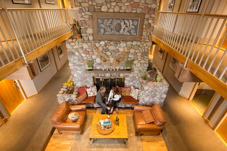 Lobby. Main St room - pool & hot tub - walk to lifts, dog-friendly, 3rd floor balcony