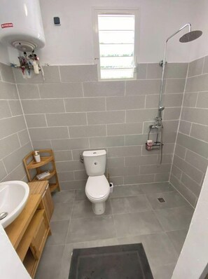 Dusche, Handtücher, Seife, Shampoo