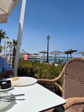 Outdoor dining - Beautiful rooftop in Roda golf course phase 1 (Roda)