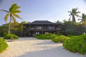 Exterior - Featherstone - The Estate (Tibbett's Turn)