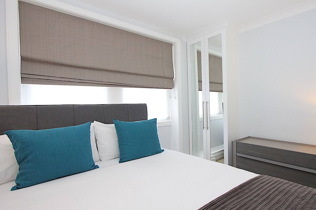 In-room safe, blackout drapes, iron/ironing board, WiFi (free)