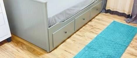2 bedrooms, in-room safe, iron/ironing board, free WiFi
