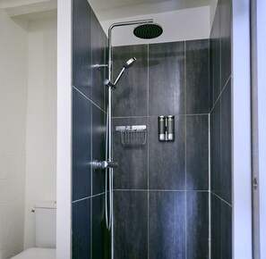 Douche, séchoir à cheveux