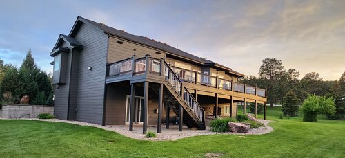 Luxury, Private,Relaxation with beautiful quiet area in the heart of the hills