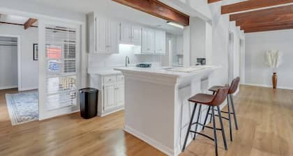 Eagle Creek Loft - Close to Shops, Food, GSU!