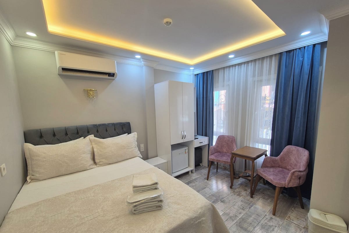 Classic 101 | Egyptian cotton sheets, premium bedding, desk, iron/ironing board
